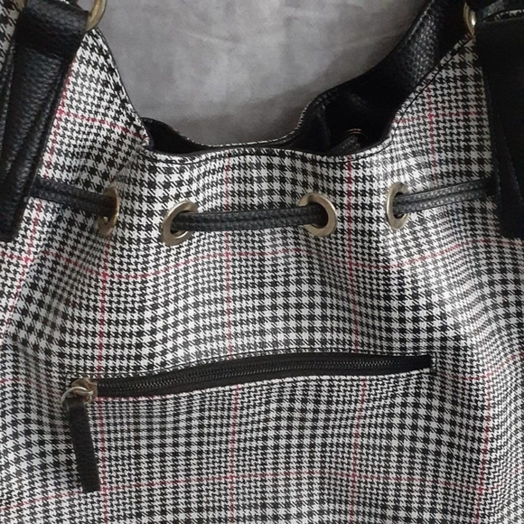 Liz Claiborne Houndstooth Tote Bag - Picture 6 of 9